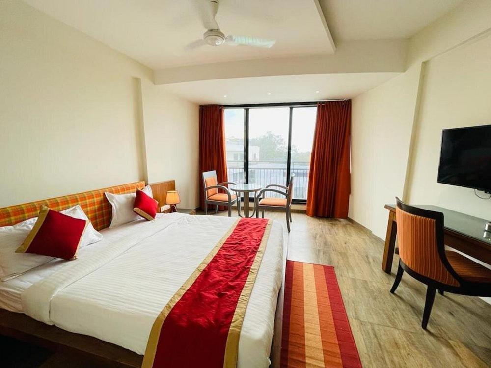 Om Sanctuary Resort By Pinks Hospitality Rupawati Экстерьер фото