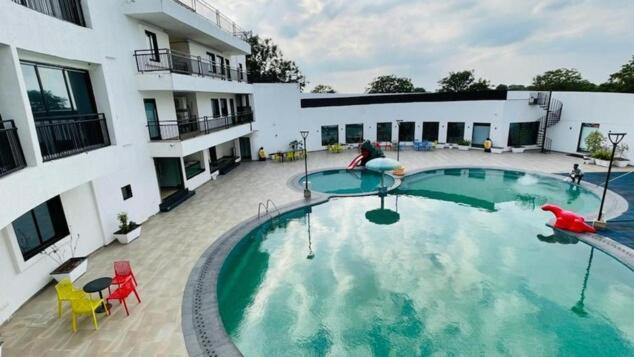 Om Sanctuary Resort By Pinks Hospitality Rupawati Экстерьер фото